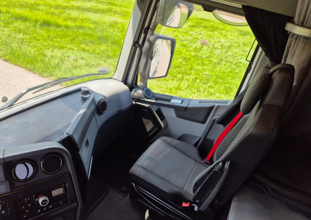 Cabeza tractora Renault HIGH GAMA T480 2019 SALON PL VIN: KD ! 13l STANDARD STANDARD / KLIMA POSTOJOWA / FULL OPCJA / T520 T440 / TOP STAN GAMA T: foto 16 Cabeza tractora Renault HIGH GAMA T480 2019 SALON PL VIN: KD ! 13l STANDARD STANDARD / KLIMA POSTOJOWA / FULL OPCJA / T520 T440 / TOP STAN GAMA T: foto 16