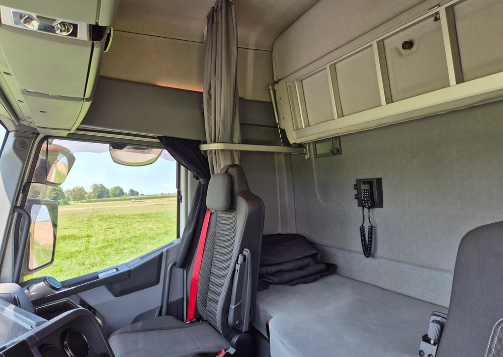 Cabeza tractora Renault HIGH GAMA T480 2019 SALON PL VIN: KD ! 13l STANDARD STANDARD / KLIMA POSTOJOWA / FULL OPCJA / T520 T440 / TOP STAN GAMA T: foto 13 Cabeza tractora Renault HIGH GAMA T480 2019 SALON PL VIN: KD ! 13l STANDARD STANDARD / KLIMA POSTOJOWA / FULL OPCJA / T520 T440 / TOP STAN GAMA T: foto 13