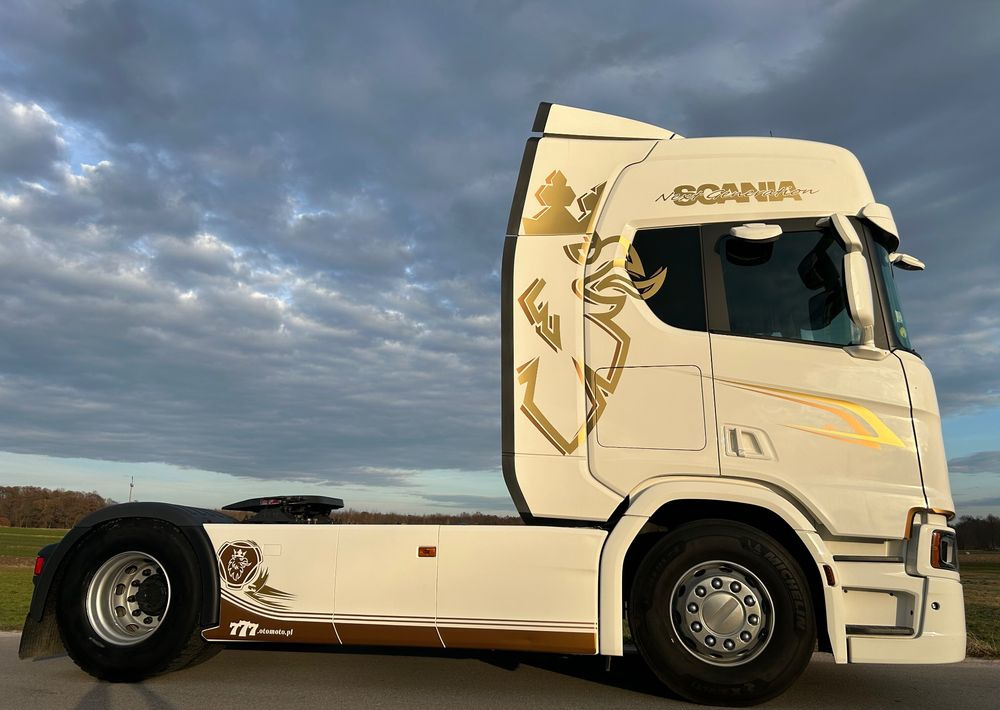 Scania R500 FULL AIR 2019 10x poduszki KLIMA POSTOJOWA / RETARDER / FULL SPOJLER / TOP STAN / od jedynego właściciela ! HYDRAULIKA spod beczki spożywczej ! / do wywrotu ruchomej podłogi beczki TOP TOP - Cabeza tractora: foto 4 Scania R500 FULL AIR 2019 10x poduszki KLIMA POSTOJOWA / RETARDER / FULL SPOJLER / TOP STAN / od jedynego właściciela ! HYDRAULIKA spod beczki spożywczej ! / do wywrotu ruchomej podłogi beczki TOP TOP - Cabeza tractora: foto 4