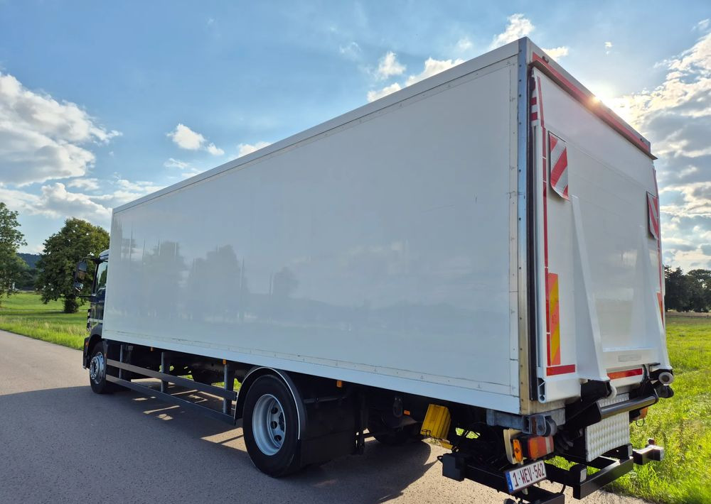 MAN TGM 18.250 Carrier 1950 D/E z Holandii / TOP STAN / 7.5m / 18 palet / winda + drzwi boczne / OKAZJA - Camión frigorífico: foto 5 MAN TGM 18.250 Carrier 1950 D/E z Holandii / TOP STAN / 7.5m / 18 palet / winda + drzwi boczne / OKAZJA - Camión frigorífico: foto 5