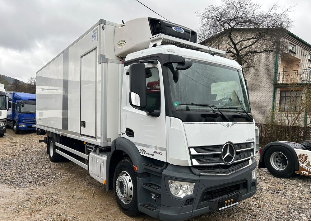 Mercedes-Benz Antos 1824 CARRIER SUPRA 1150 DRZWI + winda i drzwi boczne / 7.7m / z Holandii / KLIMA LEKKI / Axor man Tgm T1000-R THERMO King - Camión frigorífico: foto 1 Mercedes-Benz Antos 1824 CARRIER SUPRA 1150 DRZWI + winda i drzwi boczne / 7.7m / z Holandii / KLIMA LEKKI / Axor man Tgm T1000-R THERMO King - Camión frigorífico: foto 1