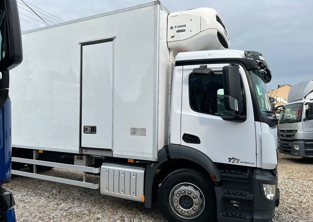 Mercedes-Benz Antos 1824 THERMO King DRZWI + winda + 2x drzwi boczne / 8.3m / z Holandii / KLIMA LEKKI / Axor man Tgm T1000-R - Camión frigorífico: foto 3 Mercedes-Benz Antos 1824 THERMO King DRZWI + winda + 2x drzwi boczne / 8.3m / z Holandii / KLIMA LEKKI / Axor man Tgm T1000-R - Camión frigorífico: foto 3