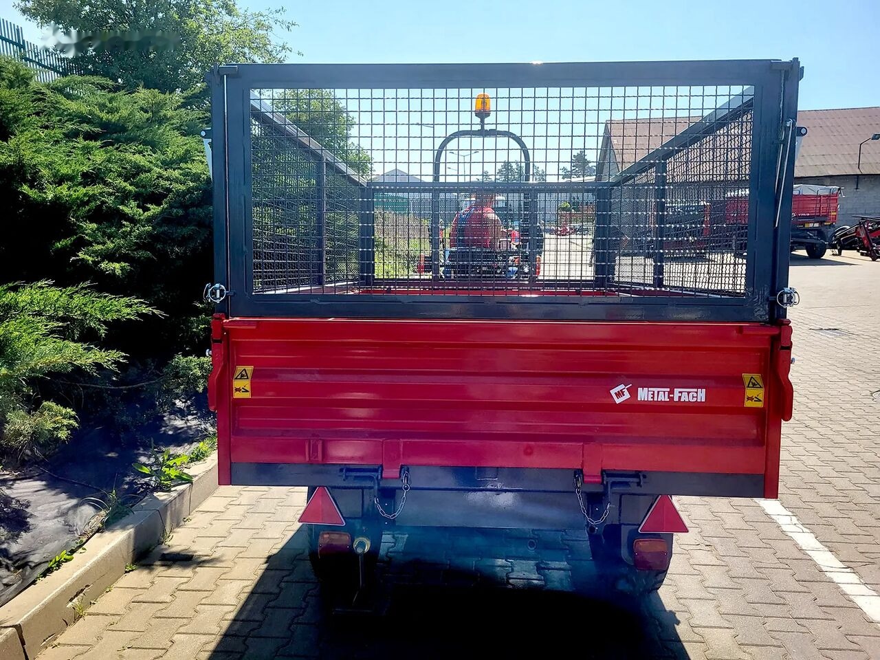 Metal-Fach T736A/1 - 1,5t - Remolque volquete agrícola: foto 4 Metal-Fach T736A/1 - 1,5t - Remolque volquete agrícola: foto 4