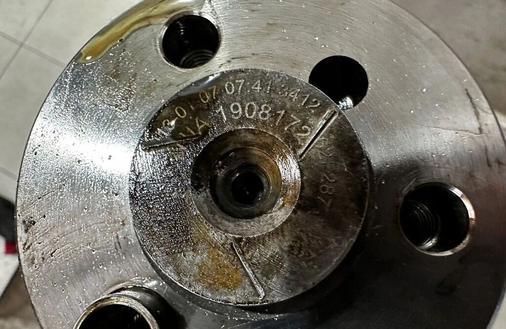 Scania R 730 V8 Scania R 730 V8 truck - Árbol de levas para Camión: foto 5 Scania R 730 V8 Scania R 730 V8 truck - Árbol de levas para Camión: foto 5