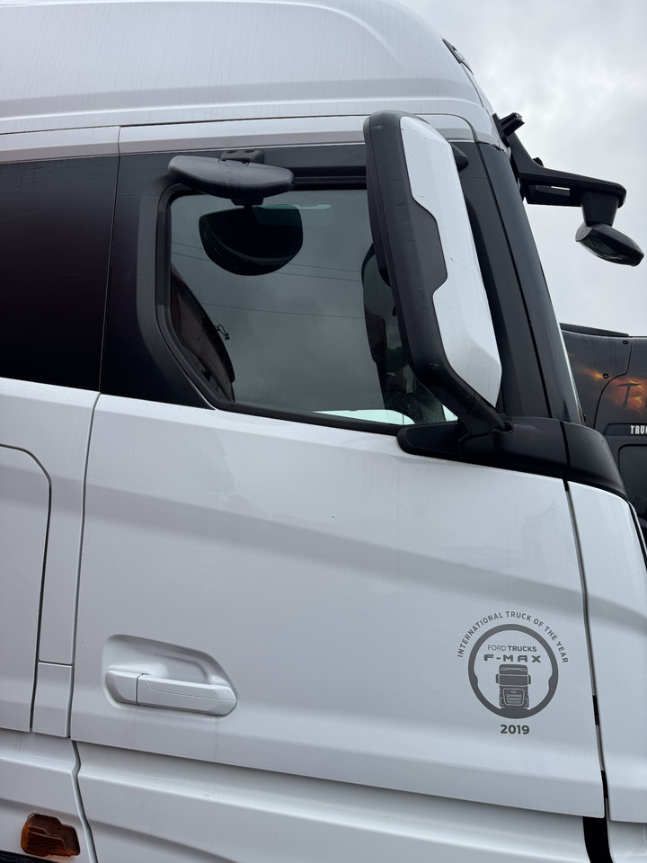 Ford F-Max 500 - Puerta y piezas: foto 1 Ford F-Max 500 - Puerta y piezas: foto 1