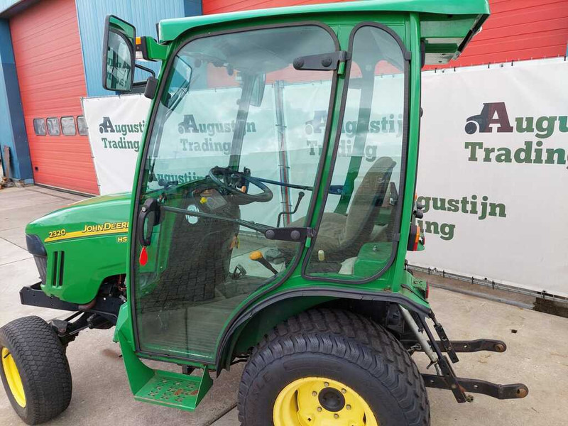 John Deere 2320 - Tractor: foto 2 John Deere 2320 - Tractor: foto 2
