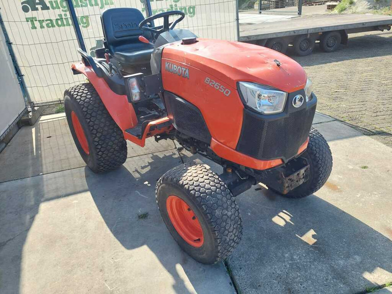 Kubota B 2650 HST - Tractor: foto 2 Kubota B 2650 HST - Tractor: foto 2