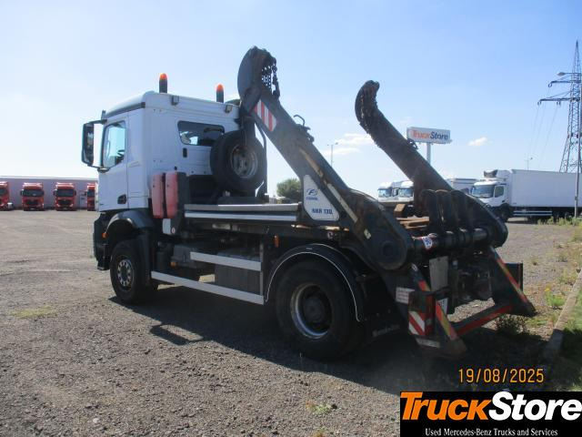Mercedes-Benz Arocs 1845 LK - Camión portacontenedor de cadenas: foto 4 Mercedes-Benz Arocs 1845 LK - Camión portacontenedor de cadenas: foto 4