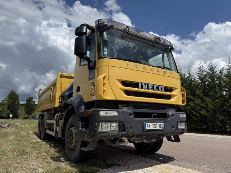 Iveco Trakker - Camión volquete, Camión grúa: foto 1 Iveco Trakker - Camión volquete, Camión grúa: foto 1