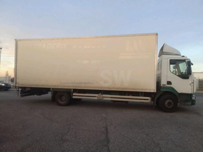 Renault Midlum 270 - Camión caja cerrada: foto 3 Renault Midlum 270 - Camión caja cerrada: foto 3