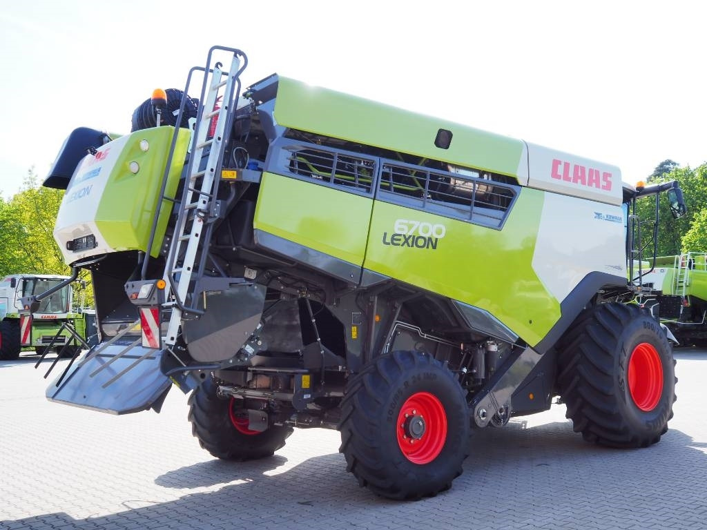 Claas Lexion 6700 + V770 - Cosechadora de granos: foto 3 Claas Lexion 6700 + V770 - Cosechadora de granos: foto 3