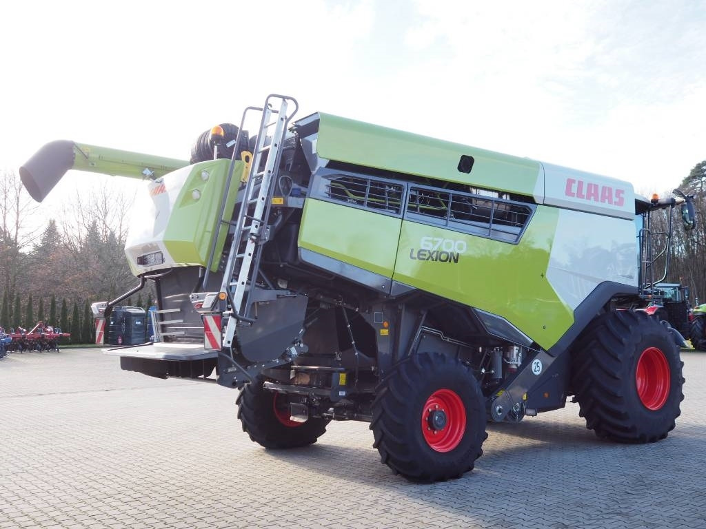 Claas Lexion 6700 + V930 - Cosechadora de granos: foto 3 Claas Lexion 6700 + V930 - Cosechadora de granos: foto 3