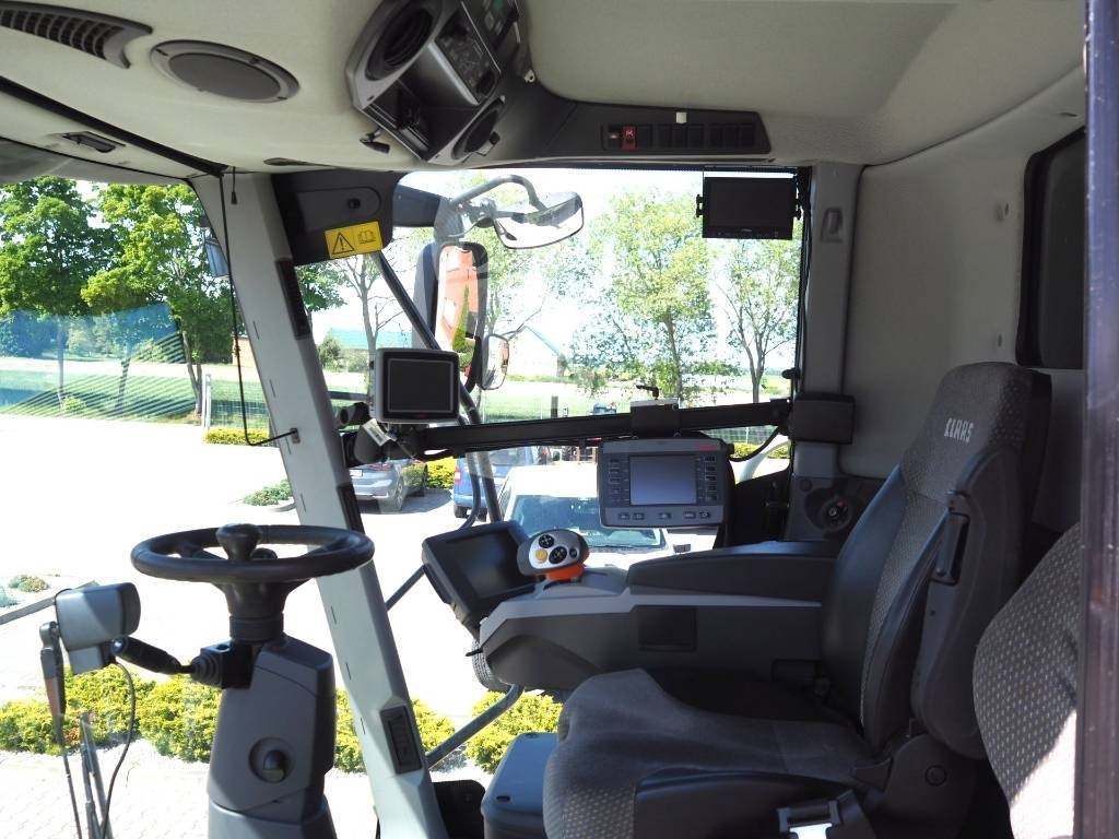 Claas Lexion 750 GPS + V930 - Cosechadora de granos: foto 5 Claas Lexion 750 GPS + V930 - Cosechadora de granos: foto 5