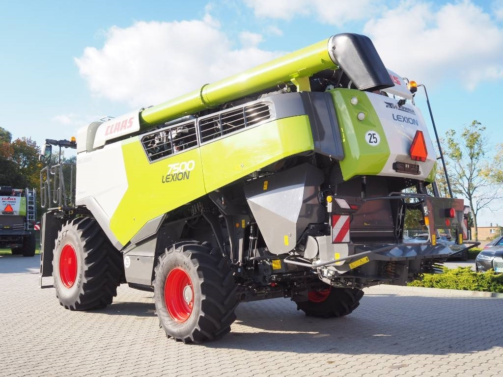Claas Lexion 7500 + V930 - Cosechadora de granos: foto 2 Claas Lexion 7500 + V930 - Cosechadora de granos: foto 2