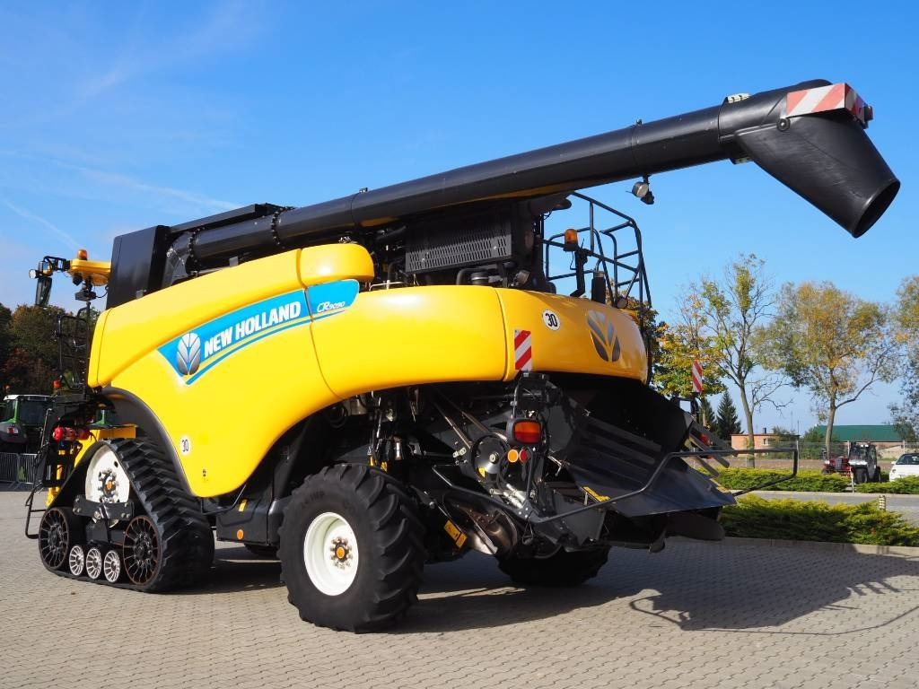 New Holland CR 9090 SmartTrax 4WD + VF 10,7 m - Cosechadora de granos: foto 2 New Holland CR 9090 SmartTrax 4WD + VF 10,7 m - Cosechadora de granos: foto 2