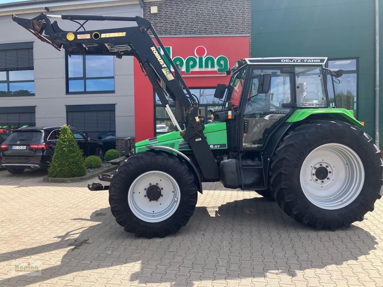 Deutz-Fahr DX 6.07 - Tractor: foto 2 Deutz-Fahr DX 6.07 - Tractor: foto 2