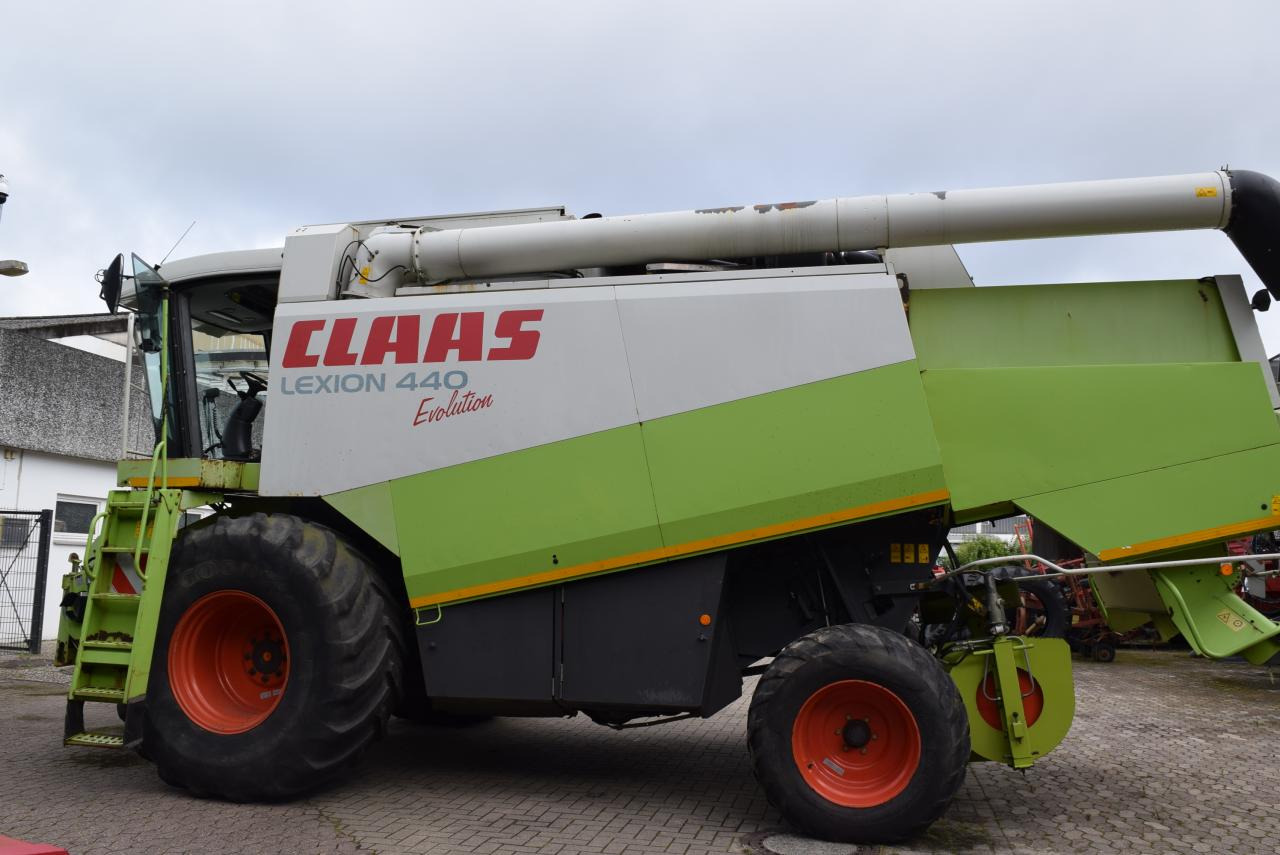 CLAAS Lexion 440 Evolution - Cosechadora de granos: foto 2 CLAAS Lexion 440 Evolution - Cosechadora de granos: foto 2