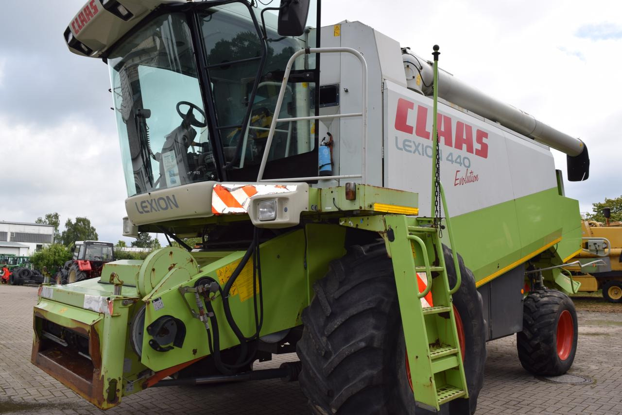 CLAAS Lexion 440 Evolution - Cosechadora de granos: foto 2 CLAAS Lexion 440 Evolution - Cosechadora de granos: foto 2