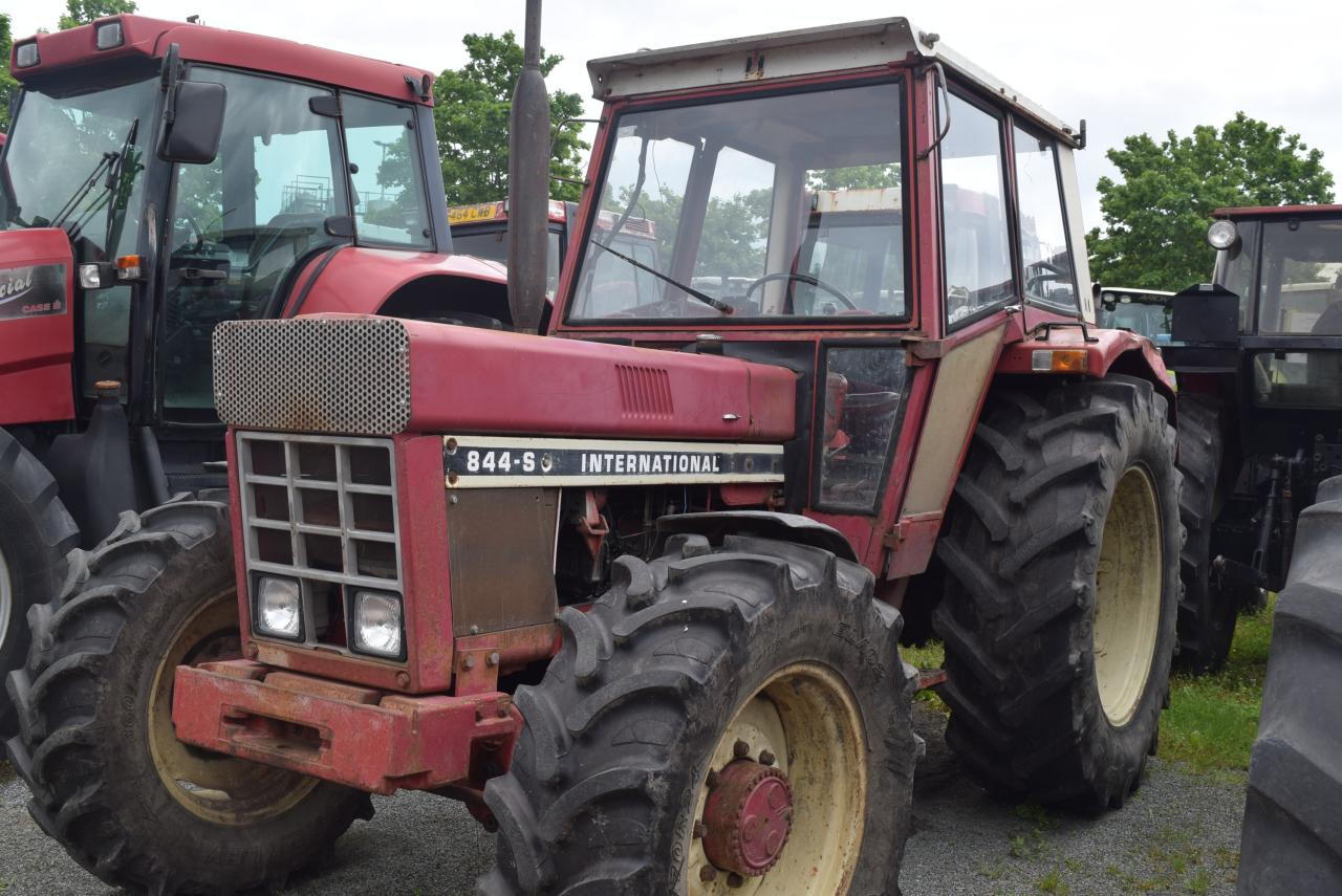 Case-IH 844 A/S - Tractor: foto 1 Case-IH 844 A/S - Tractor: foto 1