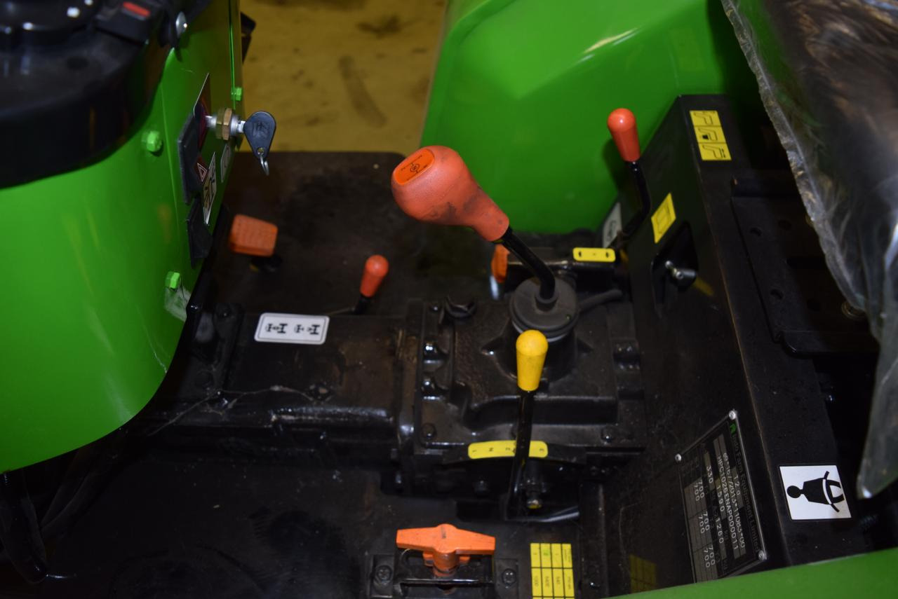Tractor zancudo nuevo INDO 1026e  Klein-/Schmalspurtraktor: foto 9