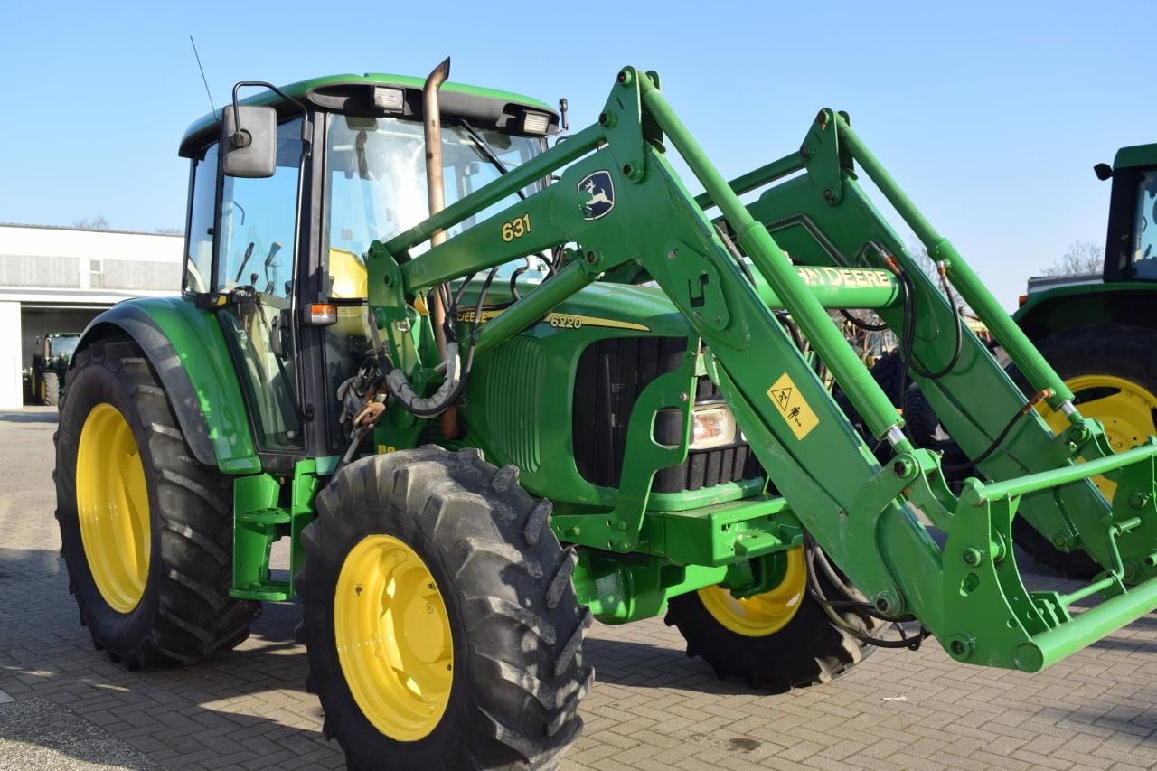 John Deere 6220 - Tractor: foto 2 John Deere 6220 - Tractor: foto 2