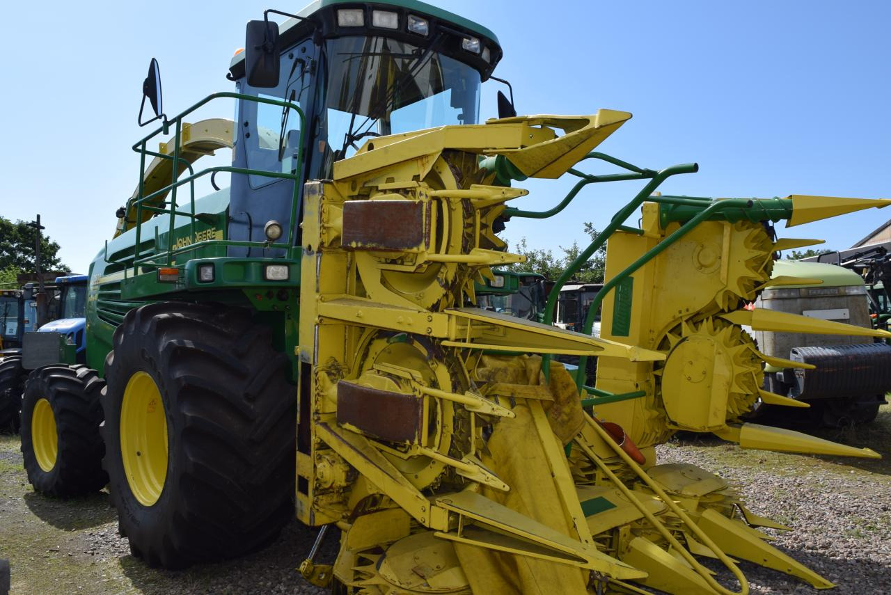 John Deere 7400 - Cosechadora de forraje: foto 1 John Deere 7400 - Cosechadora de forraje: foto 1