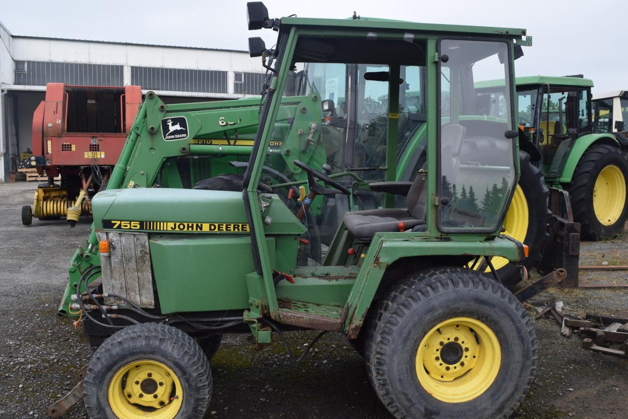 John Deere 755 - Tractor: foto 2 John Deere 755 - Tractor: foto 2