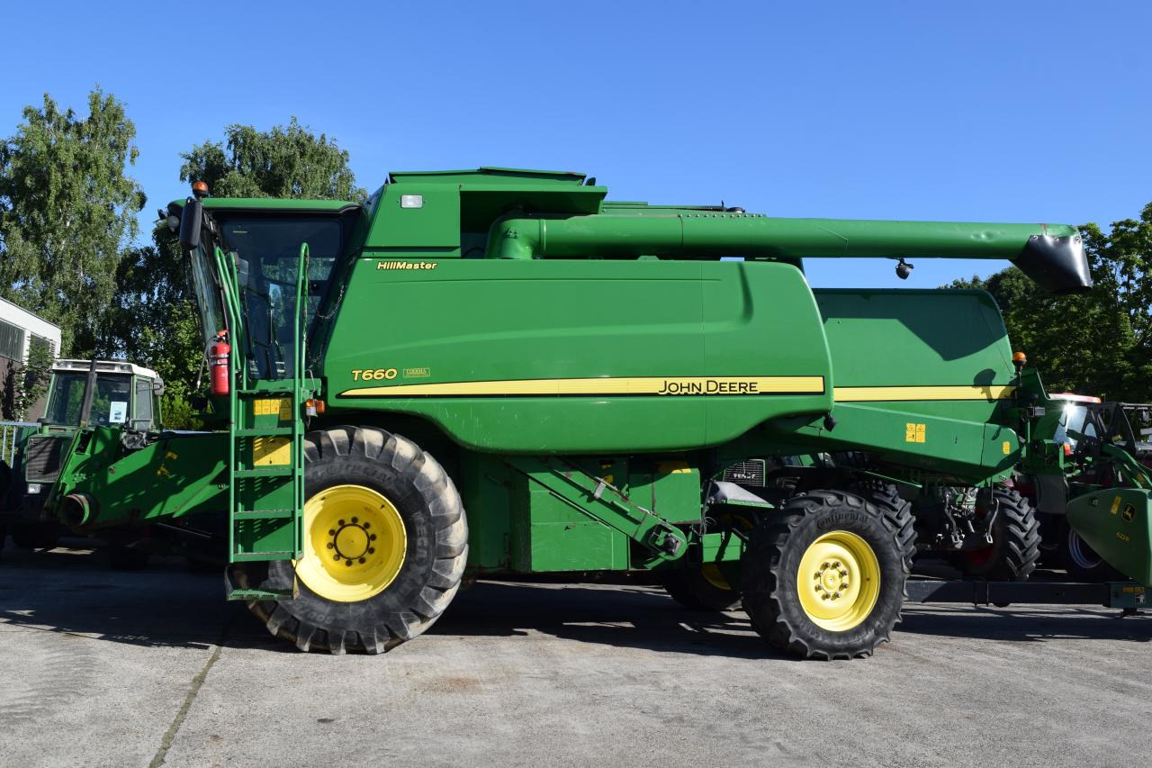Cosechadora de granos John Deere T 660 HM: foto 1