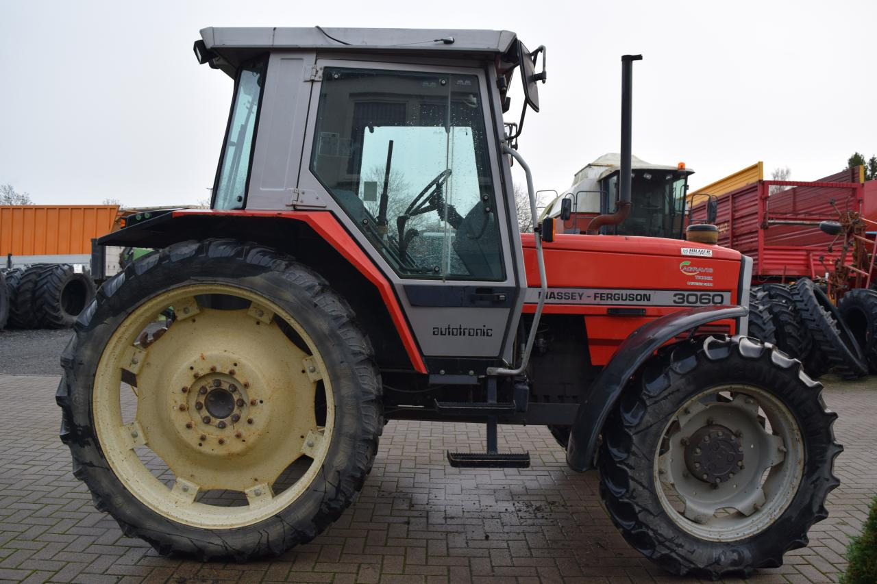 Massey Ferguson MF 3060 - Tractor: foto 1 Massey Ferguson MF 3060 - Tractor: foto 1