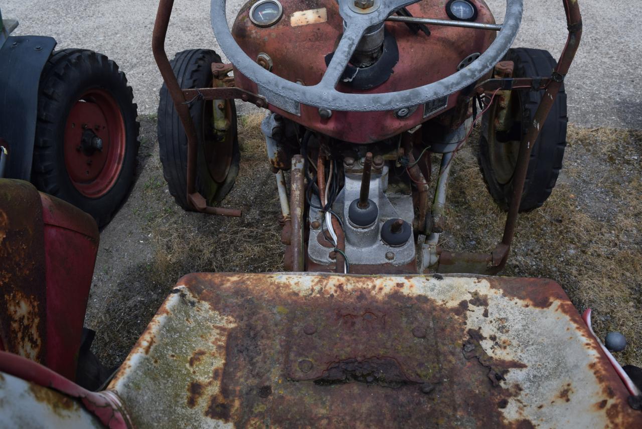 Massey Ferguson MF 35 - Tractor: foto 5 Massey Ferguson MF 35 - Tractor: foto 5