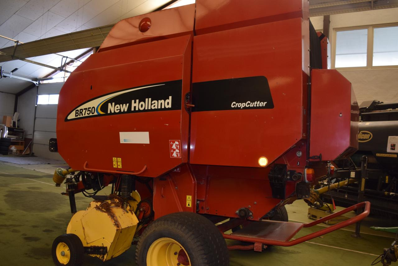 New Holland BR 750 CropCutter - Rotoempacadora: foto 4 New Holland BR 750 CropCutter - Rotoempacadora: foto 4