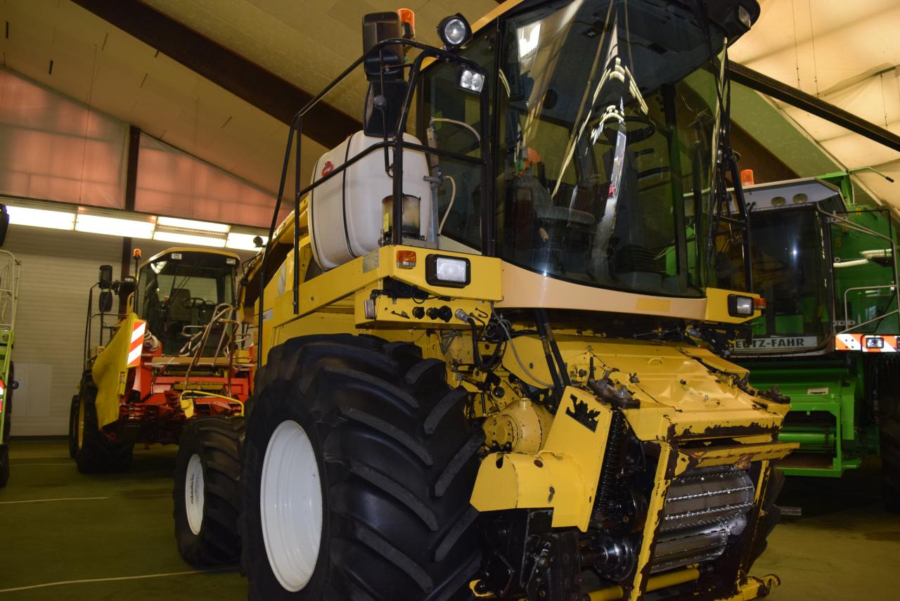 New Holland FX 40 - Cosechadora de forraje: foto 1 New Holland FX 40 - Cosechadora de forraje: foto 1