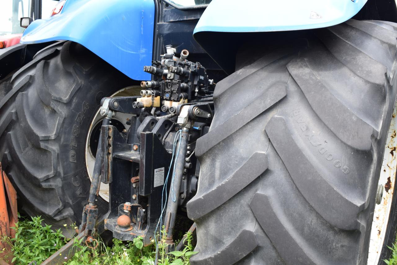 New Holland T 7040 - Tractor: foto 4 New Holland T 7040 - Tractor: foto 4