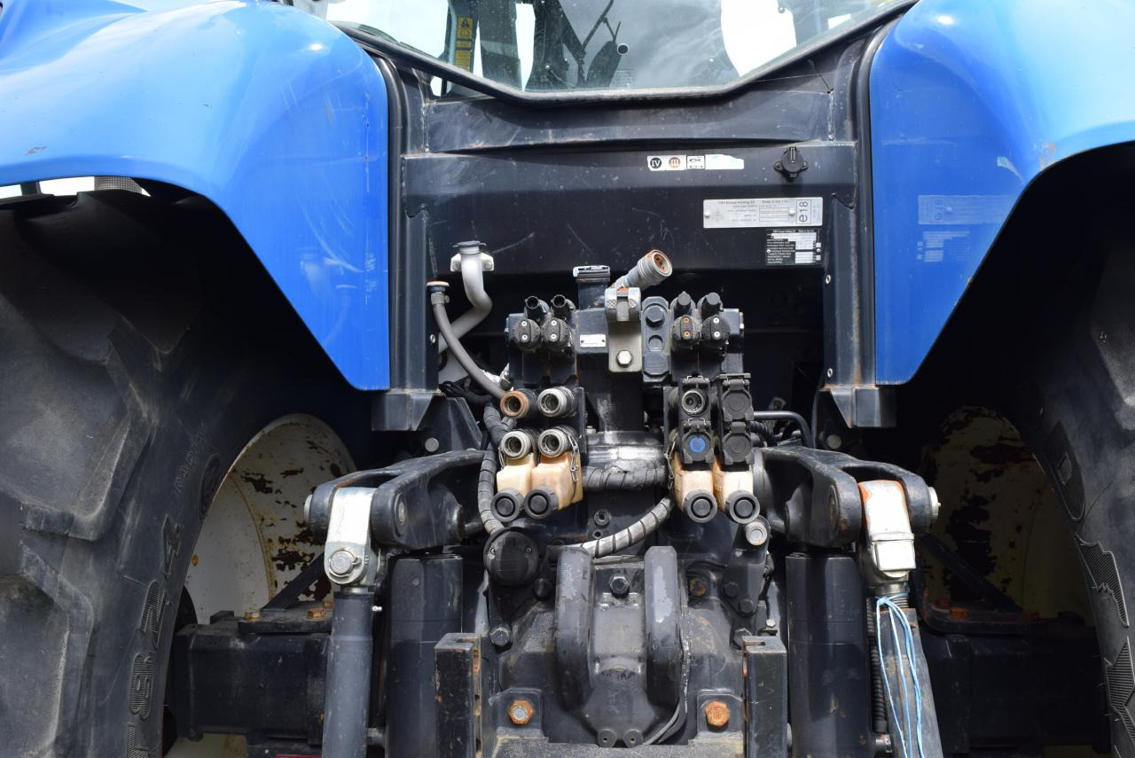 New Holland T 7040 - Tractor: foto 5 New Holland T 7040 - Tractor: foto 5