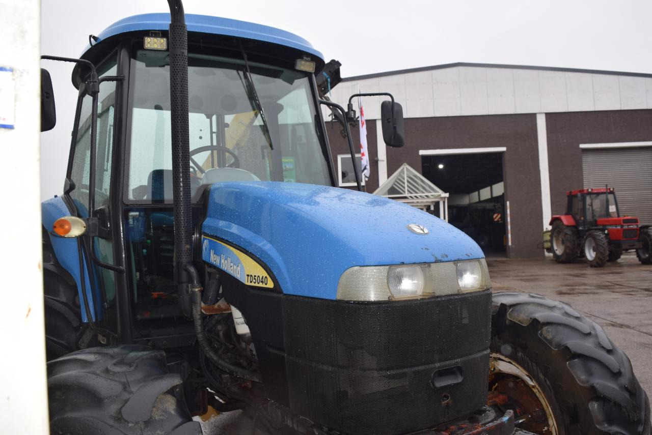New Holland TD 5040 - Tractor: foto 2 New Holland TD 5040 - Tractor: foto 2