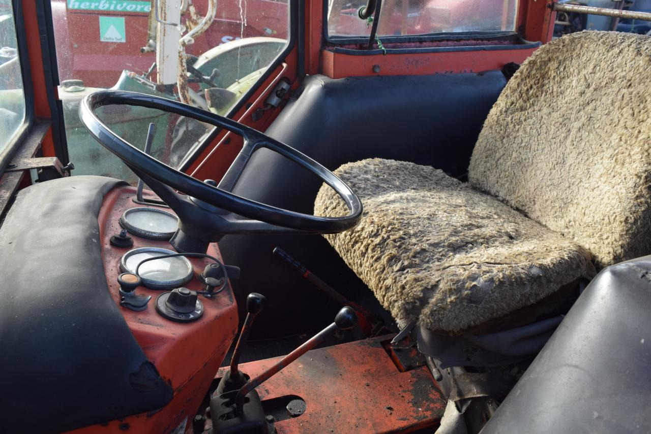 Renault 651 - Tractor: foto 4 Renault 651 - Tractor: foto 4