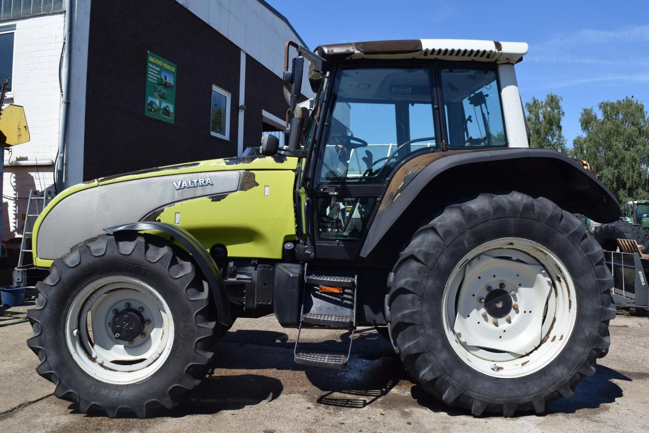 Valtra T120 - Tractor: foto 3 Valtra T120 - Tractor: foto 3