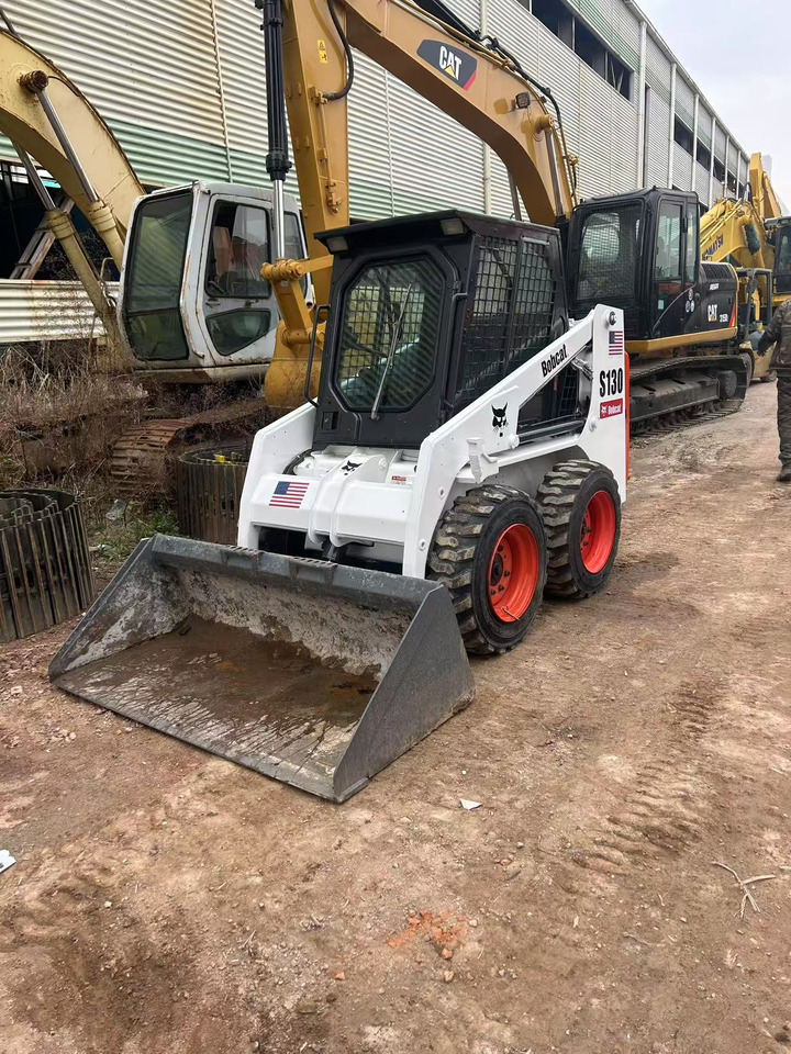 Bobcat S130 - Minicargadora: foto 3 Bobcat S130 - Minicargadora: foto 3