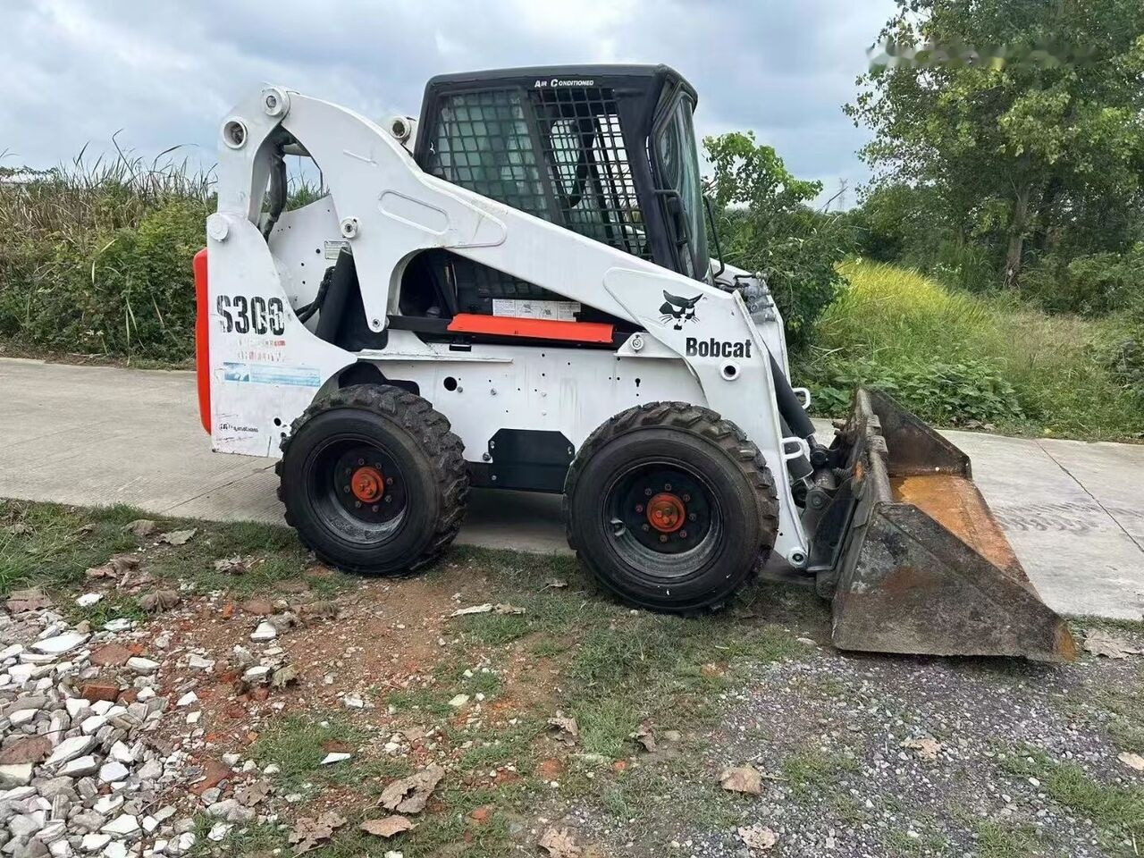Bobcat S300 - Minicargadora: foto 2 Bobcat S300 - Minicargadora: foto 2