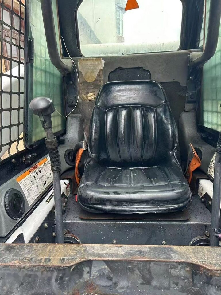 Bobcat S300 - Minicargadora: foto 5 Bobcat S300 - Minicargadora: foto 5
