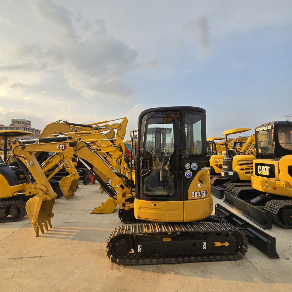 CATERPILLAR 303.5 - Miniexcavadora: foto 1 CATERPILLAR 303.5 - Miniexcavadora: foto 1