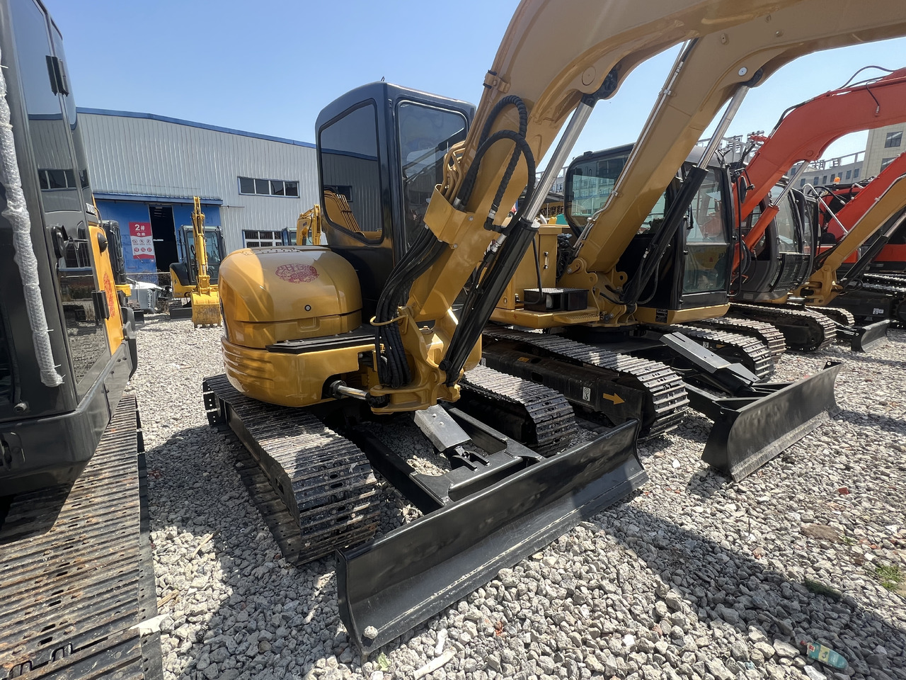 CATERPILLAR 304CR - Miniexcavadora: foto 1 CATERPILLAR 304CR - Miniexcavadora: foto 1