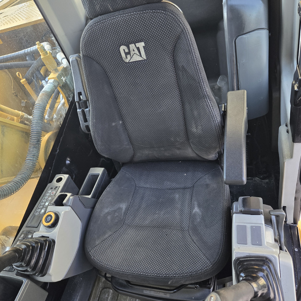 Excavadora de cadenas CATERPILLAR 320GX: foto 8