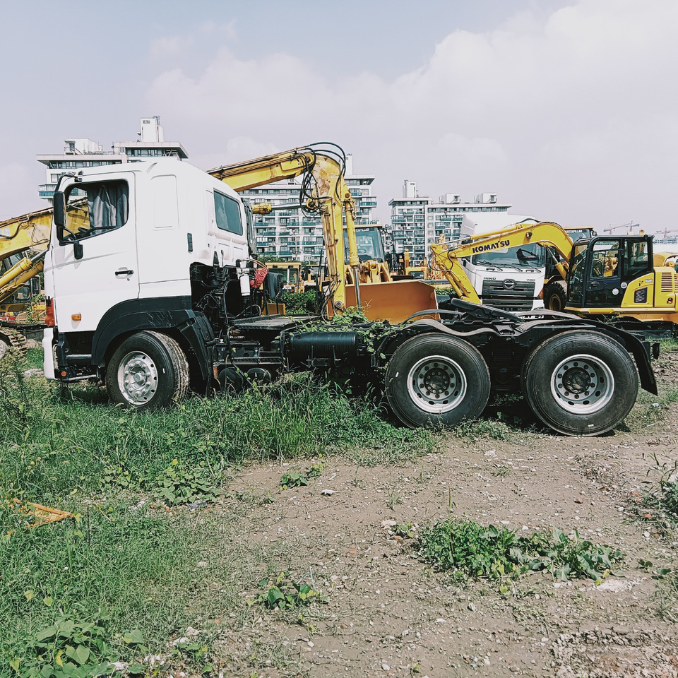 HINO 700 - Cabeza tractora: foto 5 HINO 700 - Cabeza tractora: foto 5