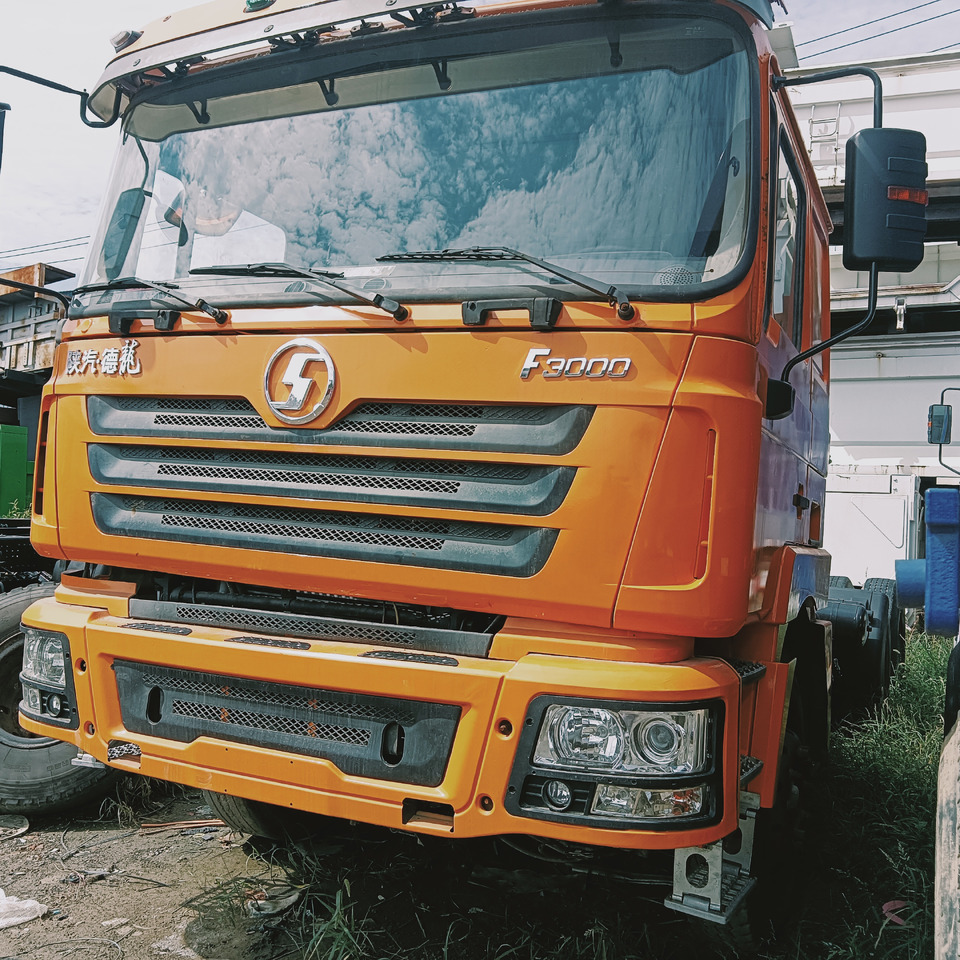 SHACMAN F3000 - Cabeza tractora: foto 2 SHACMAN F3000 - Cabeza tractora: foto 2
