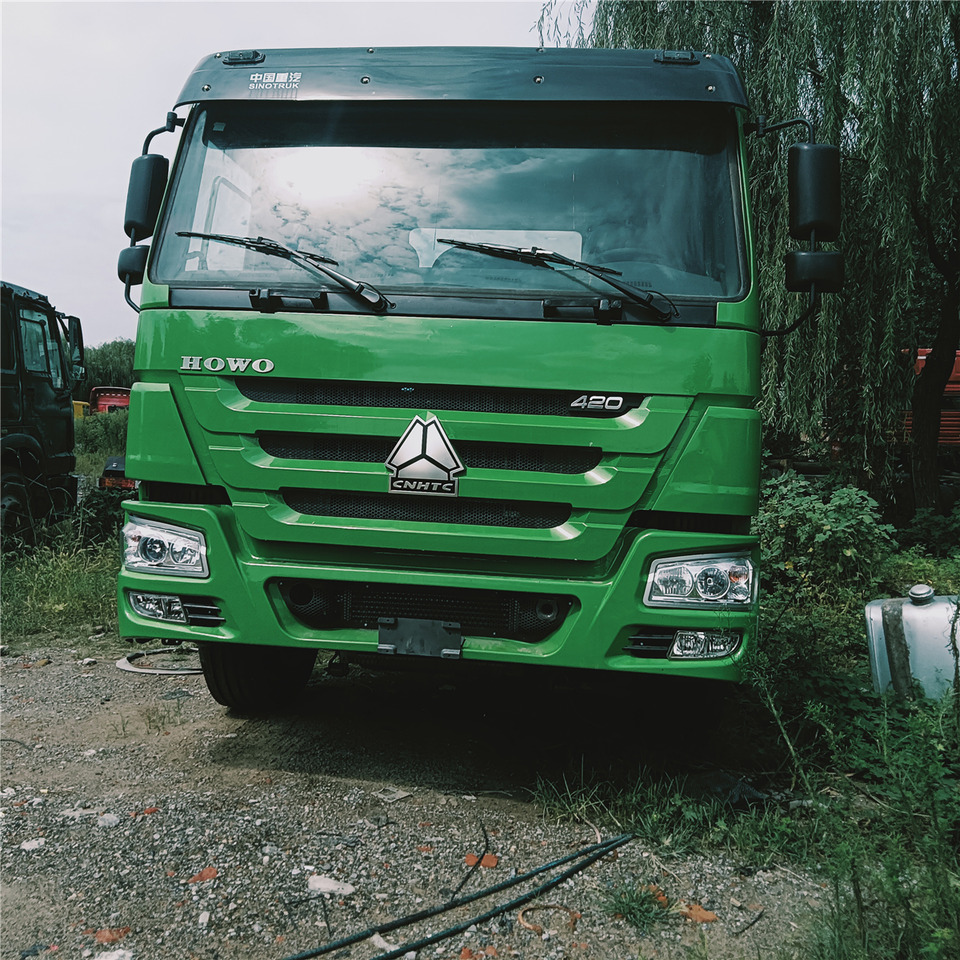 SINOTRUK HOWO tralier head - Cabeza tractora: foto 3 SINOTRUK HOWO tralier head - Cabeza tractora: foto 3