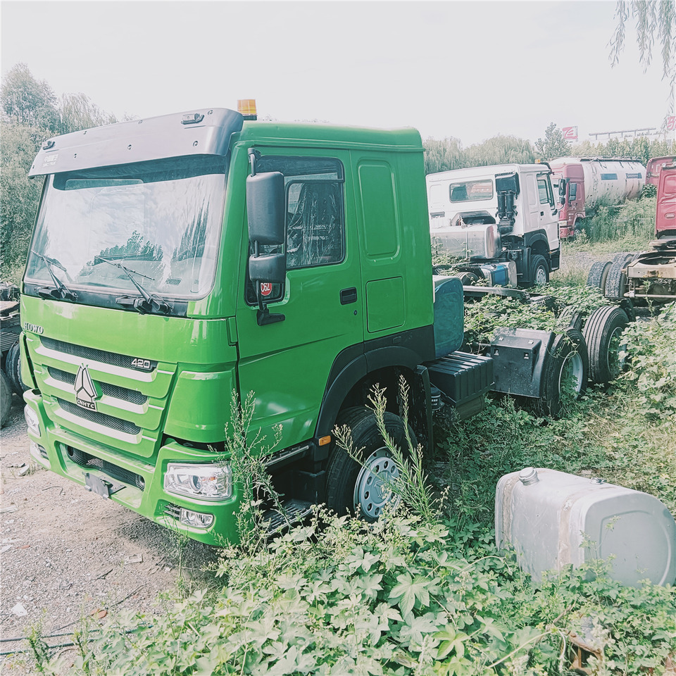 SINOTRUK Trailer head - Cabeza tractora: foto 2 SINOTRUK Trailer head - Cabeza tractora: foto 2