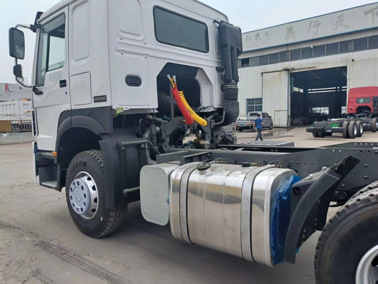 Sinotruk Howo 371 - Cabeza tractora: foto 4 Sinotruk Howo 371 - Cabeza tractora: foto 4