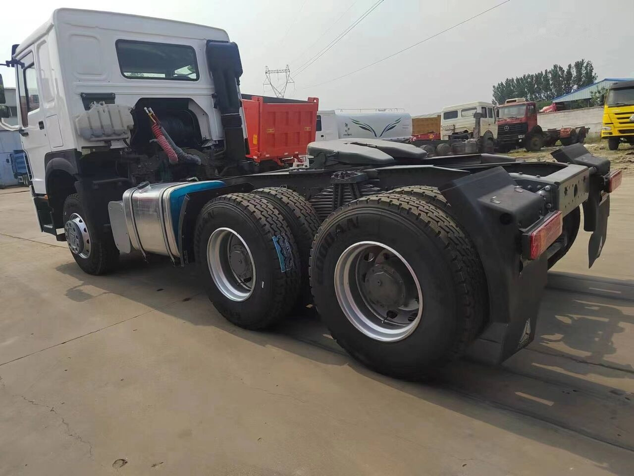Sinotruk Howo 420 - Cabeza tractora: foto 5 Sinotruk Howo 420 - Cabeza tractora: foto 5
