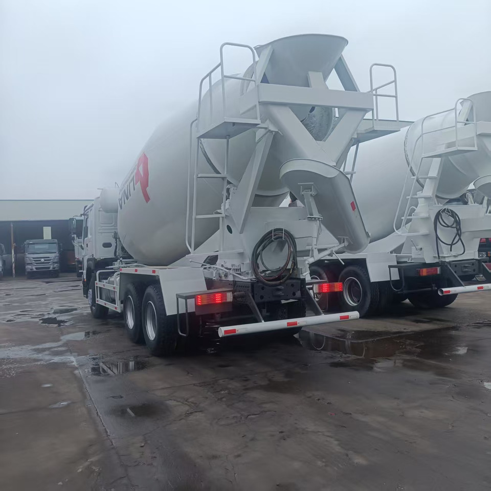 SINOTRUK HOWO - Camión: foto 2 SINOTRUK HOWO - Camión: foto 2